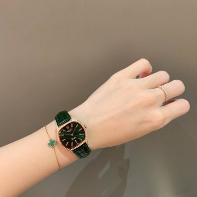 劳力士 Rolex 1970's Vintage 中古品限量系列腕表 善于将复古元素和时下流行巧妙融合 打造独树一帜的品牌风格 时尚就像是一场循环 一场又一场周