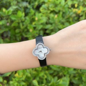 加强版带子，蓝宝金机芯 牛货 礼物首选“选满天星代表：幸福圆满” 品牌： & -梵克雅宝 系列：四叶草满天星 尺寸：27Mm 材质：316L精钢镶嵌钻