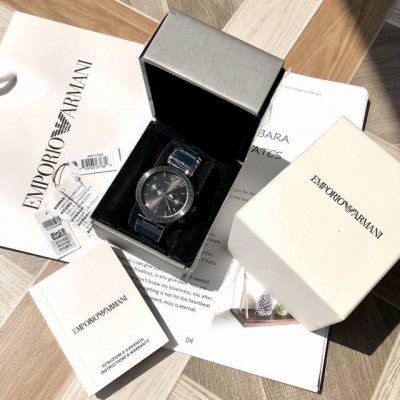 原厂阿玛尼 Armani 石英男表，专柜新款！本年度最火的男神款！Ar11242，时尚立体质感，多功能计时石英码表，进口石英机芯，时尚潮流范十足！30米生活防水