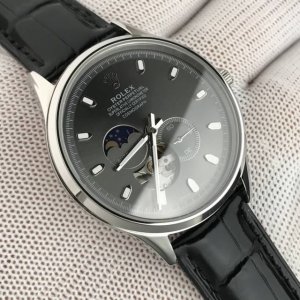 白皮 . 金皮20. 钢带20. 防水5度，可游泳 劳力仕，日月星辰系列，搭载原装进口82S7机芯 0返修0售后 ，9位个性24小时／真月相显示，镂空设计，机芯