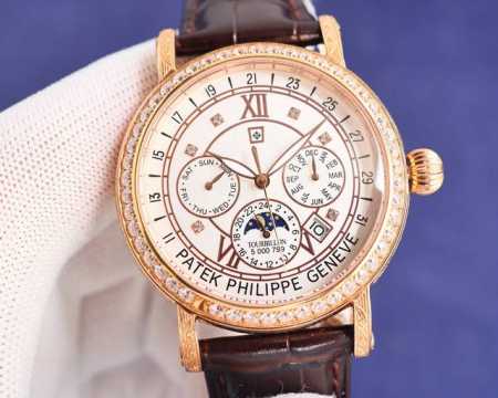FFF金 百达翡丽Patek Philippe复杂功能系列-纯手工-雕花腕表-惊艳登场，42毫米的表径适配大众男性手寸，非常商务可亦休闲。整表表壳手工雕刻花纹， - 点击图像关闭
