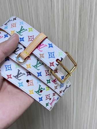 L家 新款腰带 时尚姐妹必入 官网爆款女士腰带来啦！原单品质 细节完美 Monog-Am帆布+头层牛皮 双面随心搭配 珠宝级金属搭扣 日常通勤约会都能Hold住 - 点击图像关闭