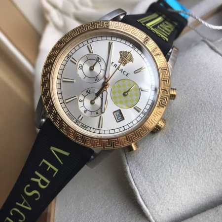 包装加50。新款范思哲，Original Versace 最新款Velt系列女表，中央表壳饰以针织纹理，黑白配色，橡胶表带饰以90年代复古Logo,多功能六针计 - 点击图像关闭