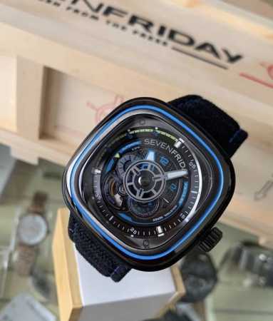 Sevenfriday 七个星期五，型号C 03，多层面盘设计，四层组成，阳光放射纹枪金属色面盘，表壳做工精致，由不锈钢抛光，独特的动态环设计，圈口蓝色涂漆，日 - 点击图像关闭