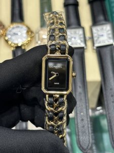 独家实拍图 香奈儿Chanel 方糖系列 型号H6951 公价1600 瑞士石英机芯 直径：26.1×20Mm