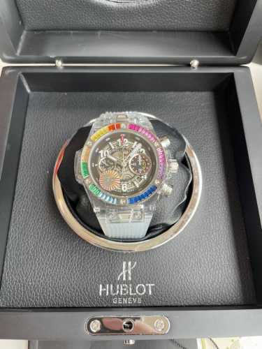 恒宝Hublot 宇舶表年度最佳作品 宇舶Big Bang系列411.Jx.4802.Rt“全透明腕表” 精彩细节 1.还原正品表盘后龙飞凤舞的镂空布局，2.采