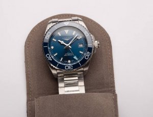 P: . 新品发布 市场最新 浪琴-Longines 康卡斯潜水系列gmt再添新作 全新康卡斯潜水系列gmt腕表 41Mm 加入gmt功能双时区同步显示 打造舒