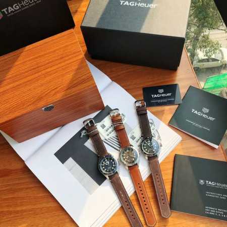 年重磅！全新 泰格豪雅Autavia系列皮带款到货！904精钢表壳配可双向旋转表圈，进口小牛皮表带带快拆功能，42Mm直径表壳 搭载原装瑞士Sw200-1机芯 - 点击图像关闭