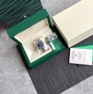 劳力士日志“最新版牛货”开始发售！！劳力士“日志型”36Mm蓝色条订字面！堪称经典腕表的典范，不论是功能还是美学风格，都历久常新。此腕表于1945年问世，是世界