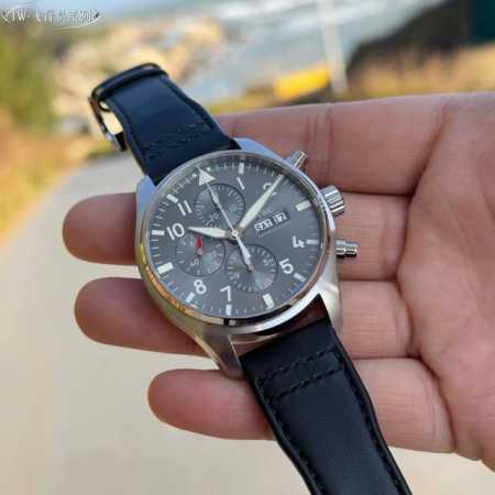 皮带透： -皮带密： 钢带密： -钢带透： Tw新品！ Iwc 万国飞行员系列Iw377701. 1.腕表采用玫高科技镀金，做工成熟，线条清晰而富有立体感，颜色 - 点击图像关闭