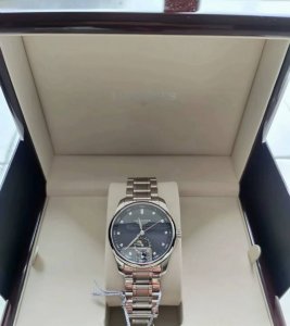 浪琴名匠男士真月相 月相会随时间变化图案 L2.919.4.78.6 DDD 进口日本机械机芯，精钢圆形表壳，表径42Mm，抗磨损合成双卜蓝宝石玻璃 数据一致