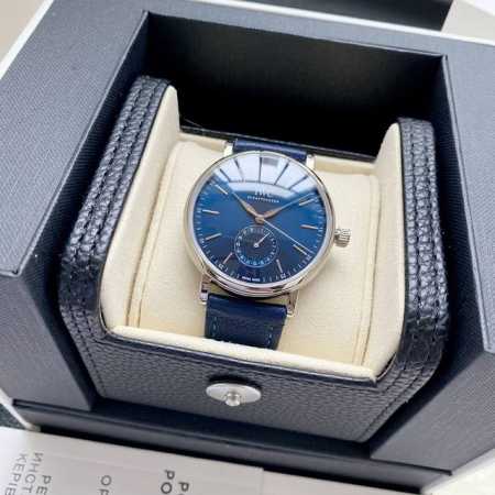 玫瑰金+20Iwc万国首推柏涛菲诺系列Iw359201指针式日历功能，最受欢迎的简洁，优雅，大气的正装风范手表！6字位表盘为最新日历盘！表壳39毫米的表壳与正品 - 点击图像关闭