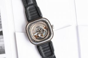 支持香港、美国直邮 原单七个星期五 Sevenfriday自动机械男表sf-S2 01-A145 送原长黑色硅胶带一付，支持官方nfc软件验防伪 支持专柜验货