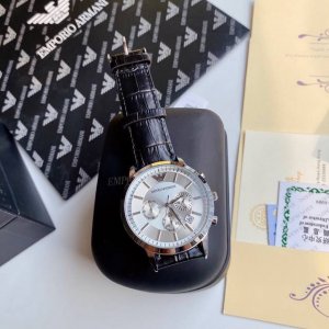 Armani阿玛尼Ar2432三眼 搭载多功能跑秒石英机芯强大的分针计时秒表计时24小时同步 矿物质玻璃镜面，简易针扣设计尺寸43Mm*11Mm ，低调雅致，商