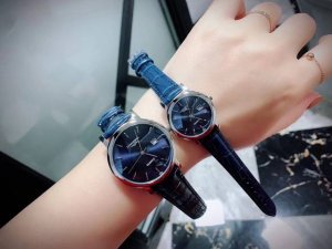 双面牛皮表带原装表扣 经典蓝色浪琴-Longines 经情典侣对表，拱形蓝光玻镜璃面 真表皮带，原装蝶蝴扣。搭载口进石英机芯，尺寸：男40Mm 女33Mm，厚度