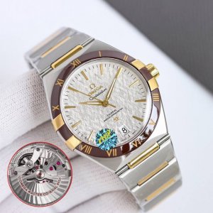 白 金 星辉永恒之星座腕表第五代 星座陨石系列！全新原装尺寸41Mm腕表！ 1圈口升级，原装一致抛光进口陶瓷表圈和砂金圈,刻度采用白金电镀工艺，经久不褪色； 2