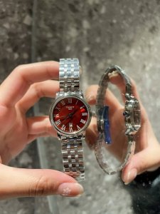 白 玫金 钻圈30 少量中国红新年礼物 Tissot天梭官方新品卡森臻我系列探索保留表盘简约风格设计品鉴轻简主义面对多种场合皆能张弛有度不失风范坚持真我敢为自己