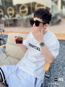 高品质Rolex劳力士 绿水鬼 机械机芯 精钢市场高版本 凭借买版、表径39Mm不断改进的钻研精神，特别是五大神器的业界认可，表径目前销量一直成上升趋势预定款式