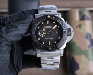 V7沛纳海新款Submersible Bmg-Tech ─ 47毫米潜行系列劲爆镂空腕表搭配原装进口2555全自动机械机芯以沛纳海全新材质Bmg-Tech材质打