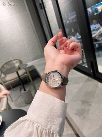 新款 白 金 钻30 皮钢同价 浪琴-Longines. 最新气质女表 搭载原装进口石英机芯，珍珠贝表盘，水晶镶钻精致雅典，闪亮而不单调，316精钢表壳 ，蓝宝 - 点击图像关闭