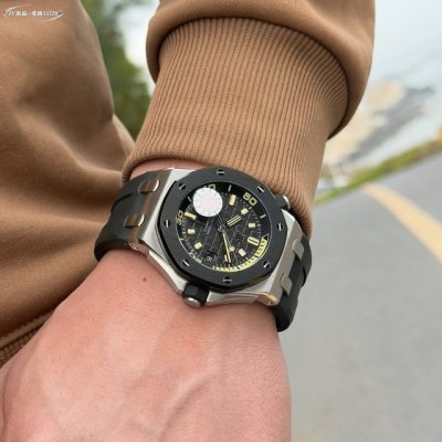 Zf副本，打造经典爱彼15720潜水之王！采用4302一体机芯，打造内在外在最强复刻 1.表壳采用多次打磨，只为了棱角数据吻合，材质触摸感觉一致； 2.最强机芯