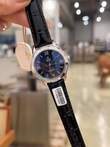 白 金2 钢带+20镶钻+20 热卖款 欧米茄~ Omega女神必备石英腕表 进口石英-3针机芯镀蓝光玻璃镜面316精钢镶钻表壳精钢表带直径36Mm 厚度9Mm