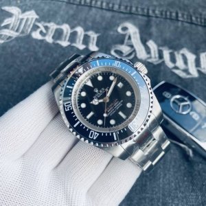 钢胶同价， 白壳 金黑+20 品牌: 劳力士sea-Dweller鬼王 介绍: 副本的精华并行代购版鬼王sea 表壳 为精钢 达到与正品一致 圈口: 原装工艺陶