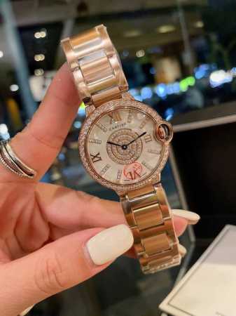白 金 Ballon Bleu De Cartier卡地亚蓝气球腕表奢华系列，百搭尺寸36Mm，简约又别具品味，摒弃了现代盛行的繁复华丽的修饰，以简约重新诠释唯 - 点击图像关闭