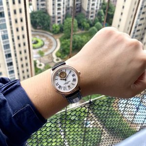 硬货 康斯登“真正低调有内涵的品牌” 捡漏了 市场价一万多，代工厂外流货品，喜欢的赶紧下手数量不多，价格秒杀jing东！ 康斯登 真正原装瑞士fc-310机械机
