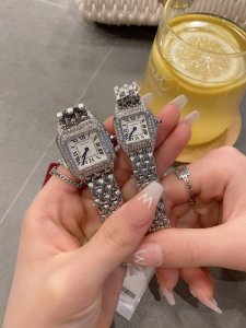 批白 .金 麦家mj 卡地亚-Cartier全新升级版卡地亚猎豹panthère De Cartier 卡地亚猎豹系列以精致灵动的造型 摩登现代的风格 诠释自信