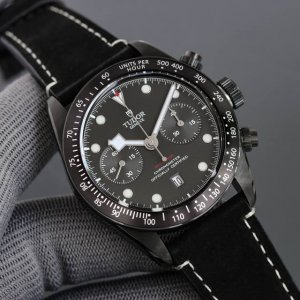 1950Twfactory，帝陀最新款碧湾计时型（Black Bay Chrono）精钢款腕表，采用磨砂及磨光316L精钢打造，直径41Mm，圆拱形表盘充满复古