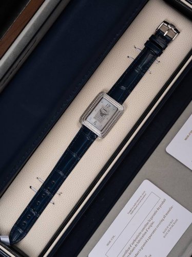 伯爵Piaget 光面 间钻面+50 终极修正升级版全面到货通知 ，更新内容如下1字面油墨粗细大小与Yz一致，2整表重量进行配比加重更加接近原装克数不会上手轻飘