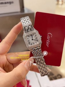 双排钻批白 金 原版表带 卡地亚-Cartier全新升级版卡地亚猎豹panthère De Cartier 卡地亚猎豹系列以精致灵动的造型 摩登现代的风格