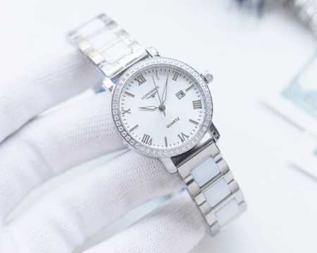 白钻 玫 钢带20陶瓷40新款浪琴-Longines简约大气女款 进口石英机芯 矿物质玻璃镜面 316L精钢表壳 直径30Mm厚8Mm 该款腕表备受女性喜爱，在 - 点击图像关闭