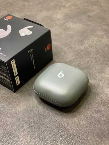 本地放 正确版 Beats Fit pro 魔音蓝牙耳机 市面唯一正确版本 原装盒子包装 台湾进口芯片 1.75石墨钛喇叭 音质非常好 立体凹版雕刻魔音Logo