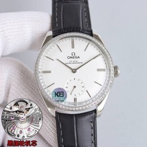 白壳 金玫 带钻加100 重磅推出Omega 欧米茄碟飞名典小三针系列手动机械 腕表 至臻天文台表径 40毫米，购入原版开模，历时14个月，整体表壳采用原装精钢