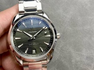 Vs厂出品 欧米茄 海马150M 柚木 横纹盘至臻天文台腕表深蓝 盘 独家复刻一体 0机芯 机芯功能和正品一致 41X13Mm 复刻 0自动机械机芯 316精钢