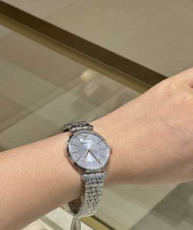 阿玛尼满天星疯了吧！ 标题党咯[偷笑R][偷笑R] 水钻蔚蓝表盘 耀目水钻环绕 浪漫吸睛[得意R][得意R] 典雅蓝色表盘 光泽流转 谁能不爱啊[色色R][色色 - 点击图像关闭