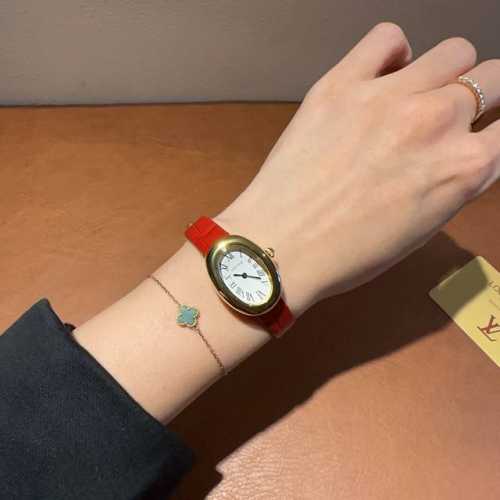 Cartier 卡地亚 Baignoire浴缸系列腕表 女神值得推荐的一款腕表 1典雅欧风浴缸形状 完美演绎卡地亚的经典美学 涌现腕表设计的焕新力量 2经典之作