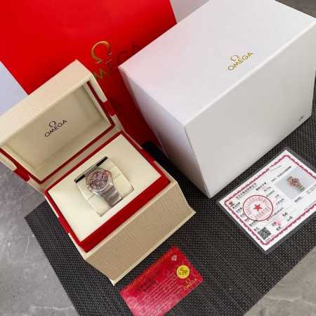 批真钻款 。Omega 。新款欧米茄星座系列钻石石英女表，表盘直径27Mm ，瑞士石英机芯，蓝宝石防刮花玻璃，外盘镶嵌36颗天然钻石每一个表做一个真钻证书认准国 - 点击图像关闭