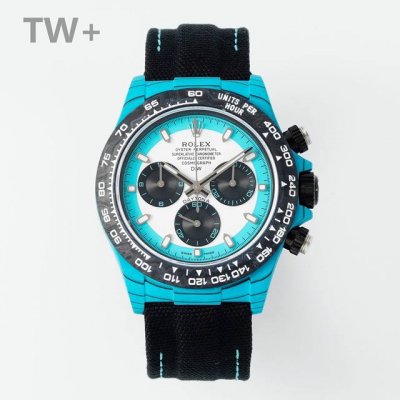 Tw+ 迪通拿系列之碳纤维夜光壳定制版，腕表不仅佩戴轻便，外表坚硬。且每一只腕表都拥有独一无二的碳纤花纹材质。 表壳 腕表尺寸40Mmx12.4Mmtw工厂p实