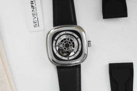 原单七个星期五Sevenfridayp系列B 01，原装西铁城Miyota进口机芯！尺寸47X47.6Mm！316L精钢壳身打磨细腻砂纹 转盘式的指针 7时位露 - 点击图像关闭