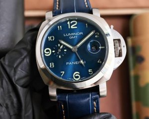 沛纳海 panerai 弧型镀膜玻璃 44Mm*16Mm 胶表带搭配原装针扣 全自动机械 一款来自硬汉的手表