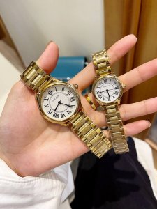 卡地亚、情侣款 新款、实心钢带、表盘40Mm和30Mm～～