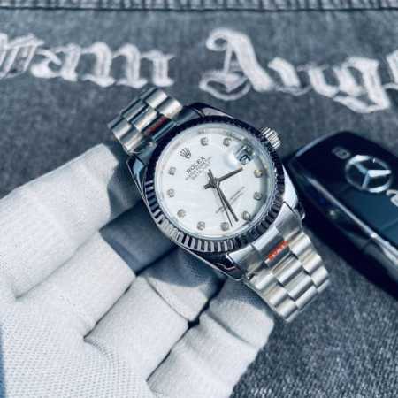 金+20钻+20 品牌：Rolex劳力士新款女款 系列：日志型 机芯：顶级进口全自动机械机芯 壳套: 采用316精钢壳套 镜面: 矿物质水晶防磨防刮镜面 尺寸： - 点击图像关闭