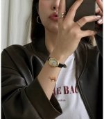 白 金 Cartier 卡地亚 Baignoire浴缸系列腕表，女神值得推荐的一款腕表！ 1典雅欧风浴缸形状，完美演绎卡地亚的经典美学，涌现腕表设计的焕新力量！