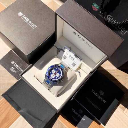 Tagheuer 泰格豪雅F1系列，石英男士腕表 原单货！超高工艺，六针计时带日历！瑞士原装机芯！精钢表壳，蓝宝石玻璃！专柜售价一万多！～43Mm表径！配专柜全 - 点击图像关闭