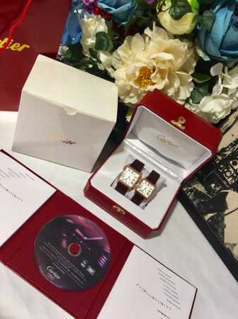 白壳 金壳 钻50 实拍 Cartier 卡地亚桑托斯系列，市场高版本，更专注重细节。请认准独家实拍细节，尺寸:男44X35，女38X30，蓝宝石水晶玻璃，瑞士 - 点击图像关闭
