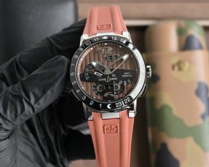 白壳 玫壳820 雅典-Ulysse Nardin巅峰热卖 精选男士腕表 直径44Mm厚15Mm 进口原装天津机械机芯 强化水晶玻璃镜面 316L不锈钢表壳 天