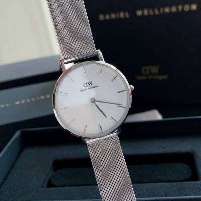 保证 支持验证 Daniewellington 钢带款 32Mm表径石英手表 表盘厚度6Mm纤薄 全套包装 支持 携手国际名模Kendall Jenner推出#